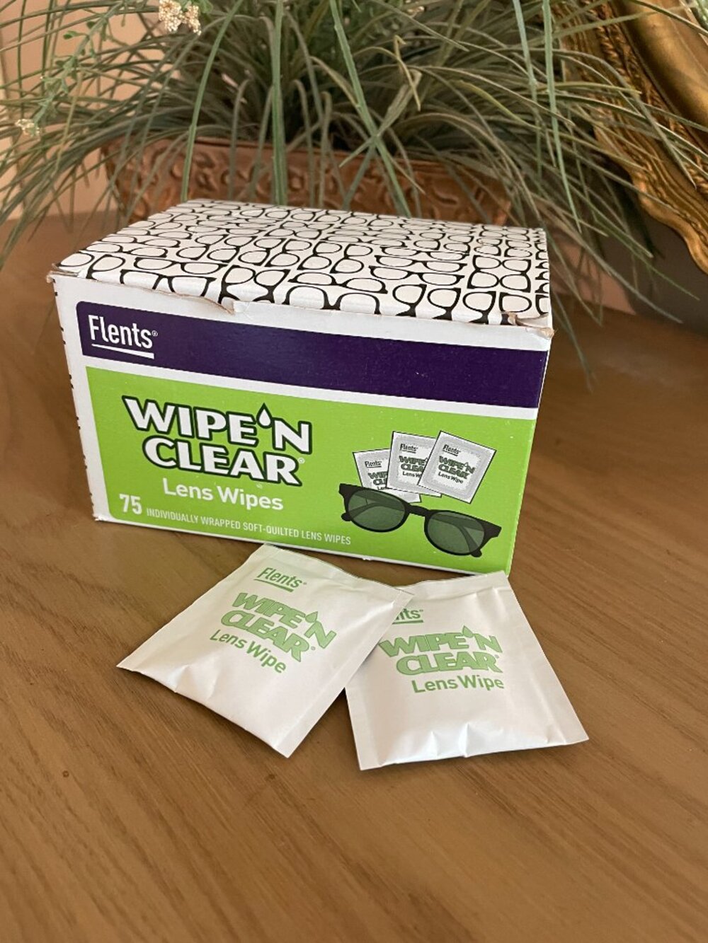4 Boxes 75x Lens Wipes Individually-Wrapped Wipe 'N Clear Screen Portable/Travel